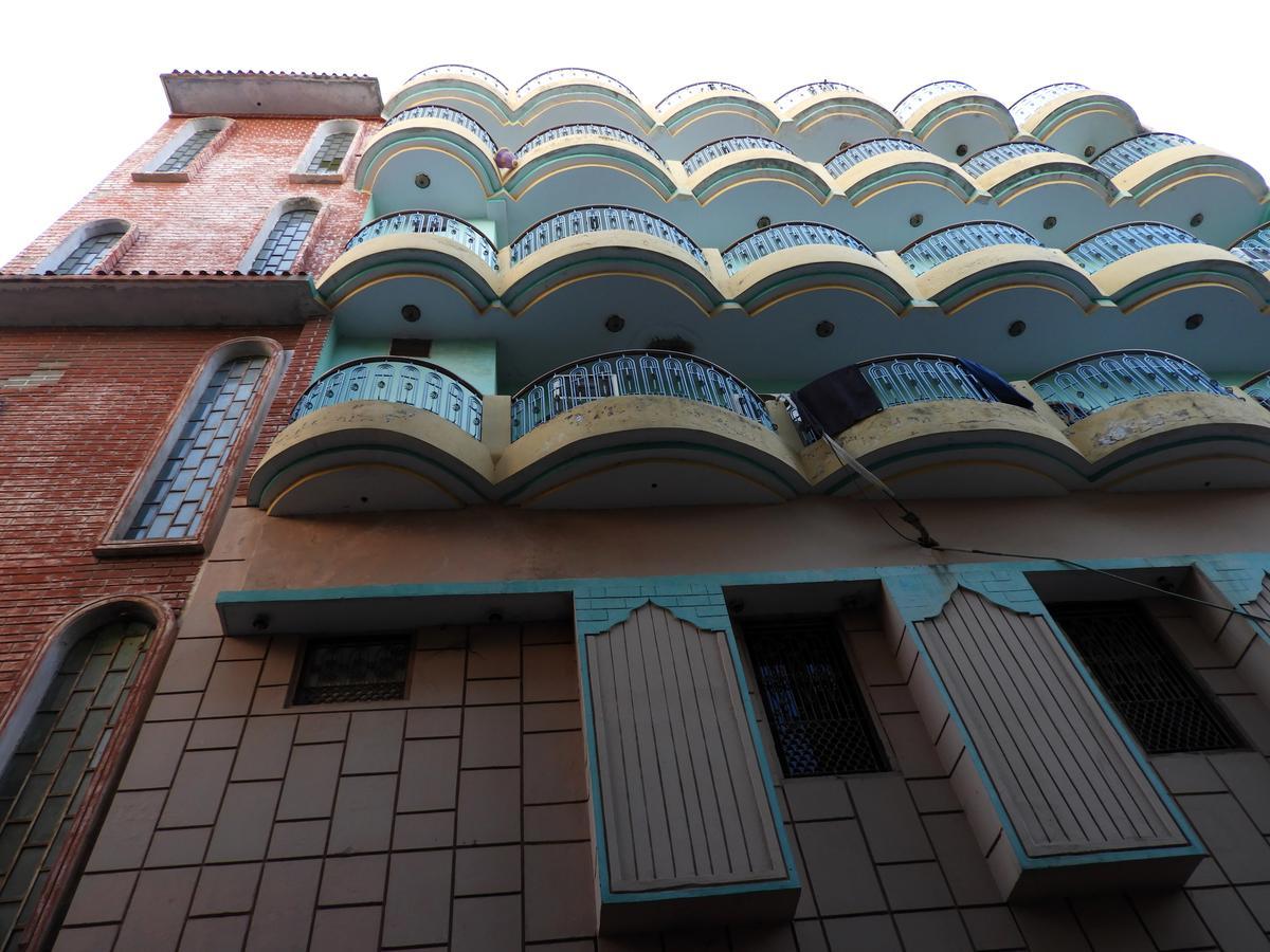 Sandhya Guest House Varanasi Near Ganga River エクステリア 写真